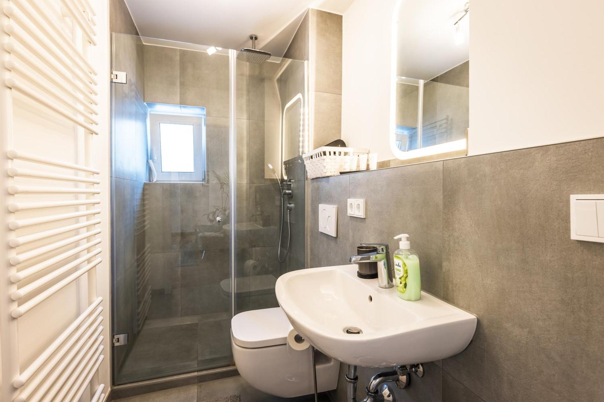 Arbio I Cozy Apartments Augsburg-Lechhausen Rum bild